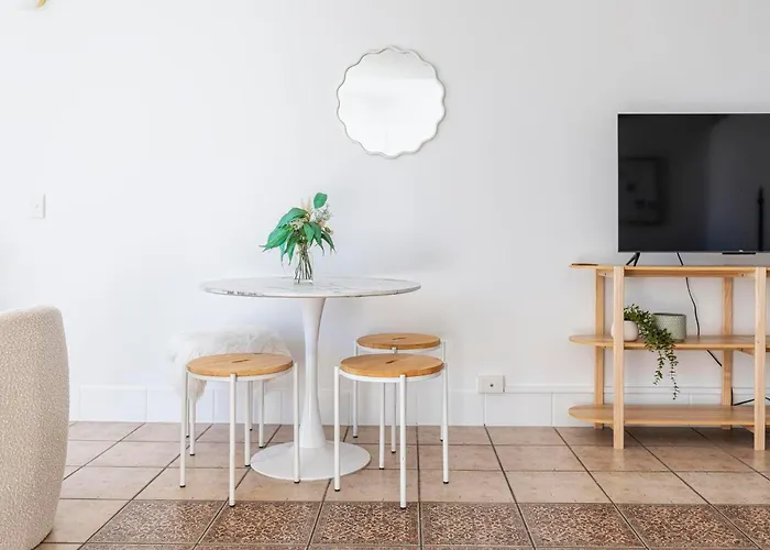 Boho Oceanview Apartment